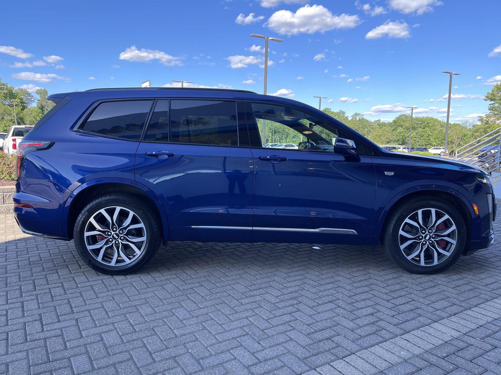 Used 2024 Cadillac XT6 Sport w/ Technology Package AWD/4WD image 6