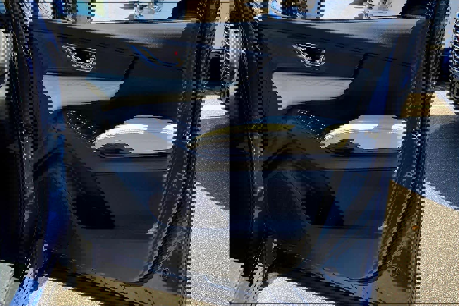 Used 2022 Subaru Ascent Limited image 23