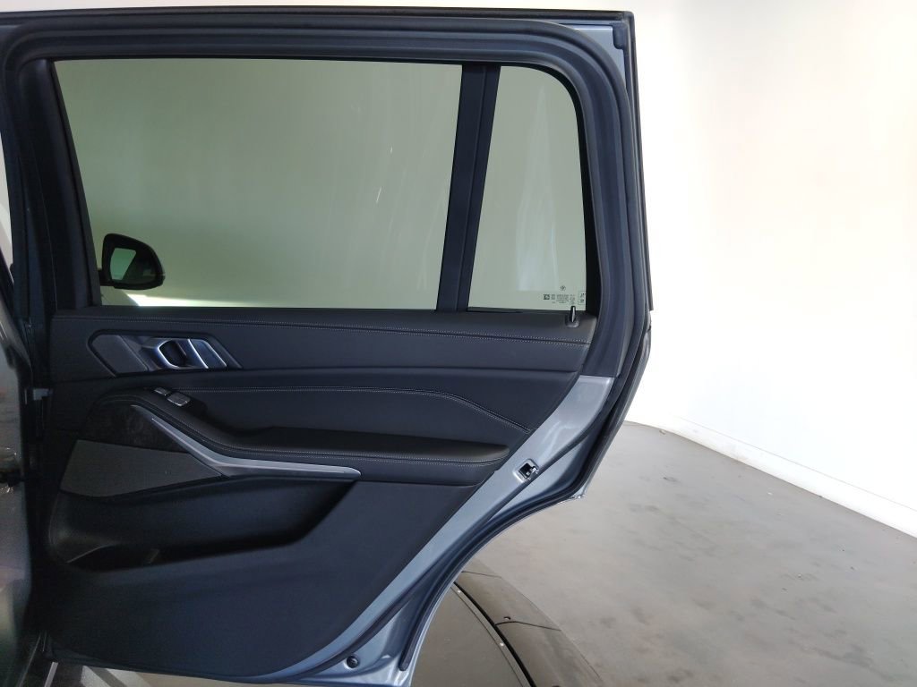 Used 2023 BMW X7 xDrive40i w/ Premium Package image 46
