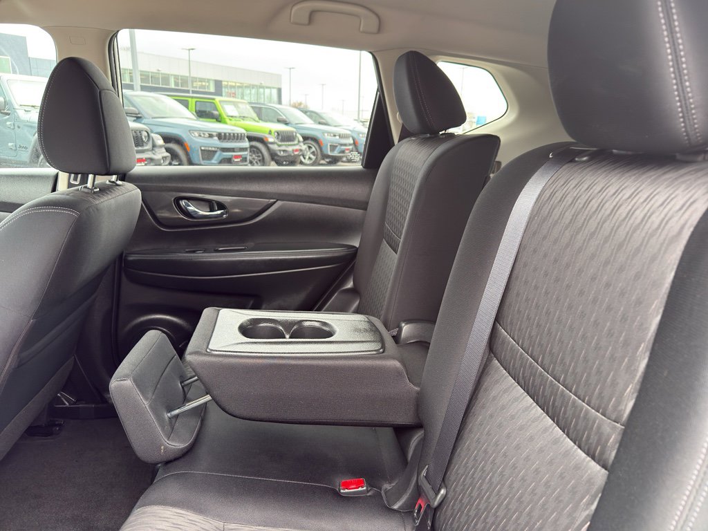 Used 2017 Nissan Rogue S w/ S Appearance Package image 33