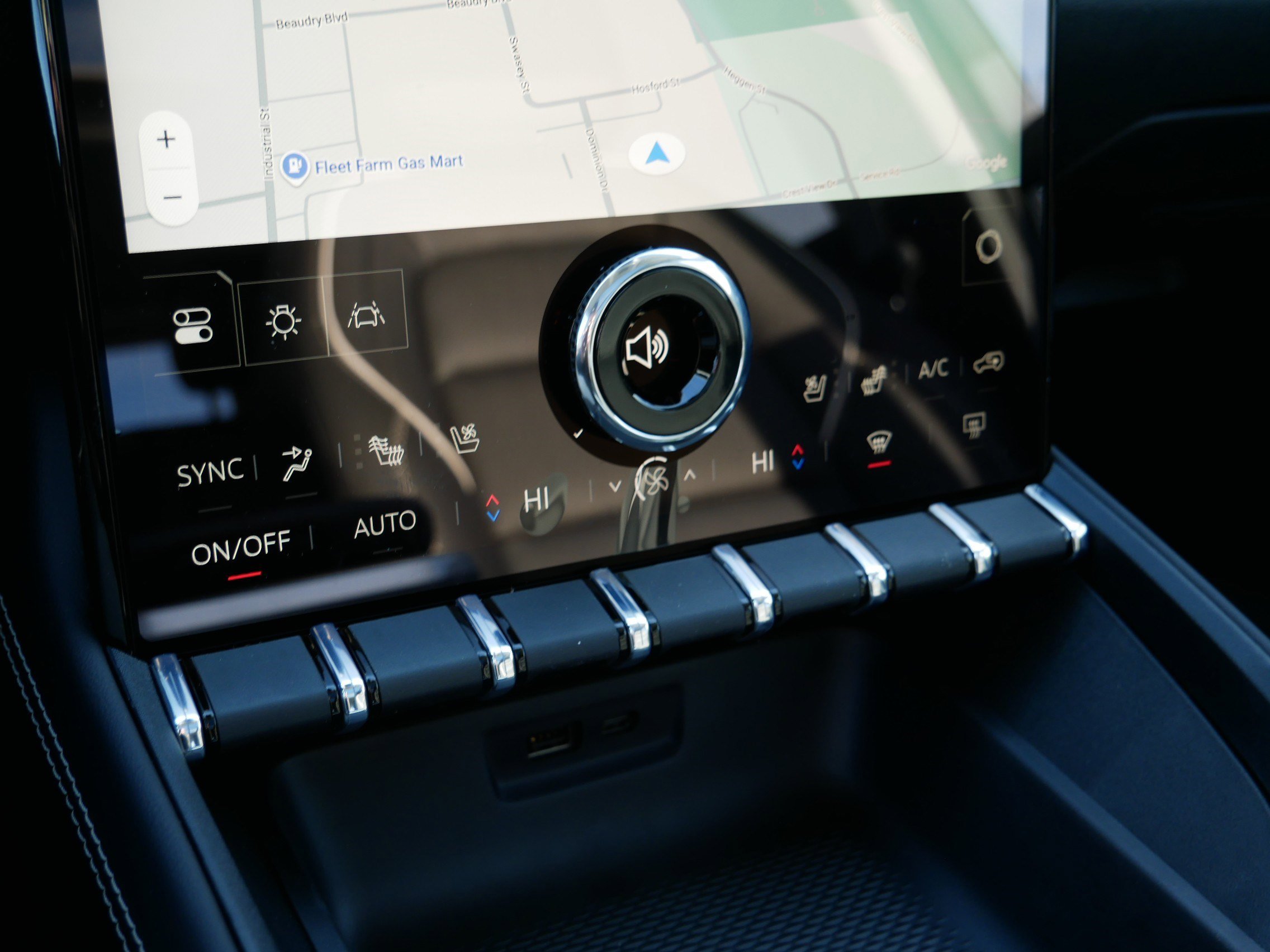 New 2026 GMC Terrain Denali w/ LPO, Black Badging Package image 21