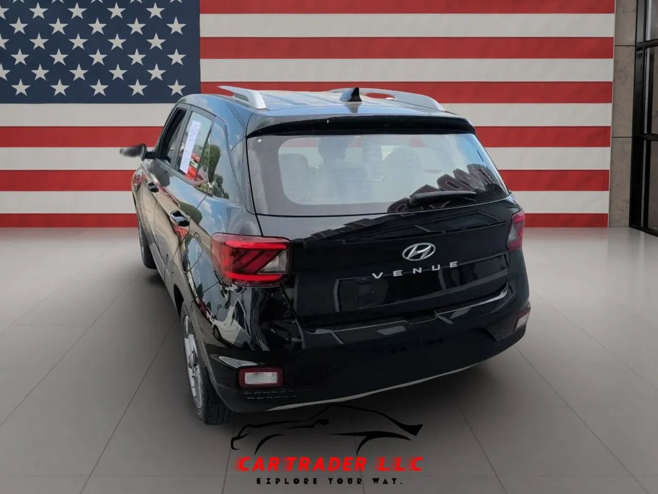 Used 2022 Hyundai Venue SEL FWD image 5