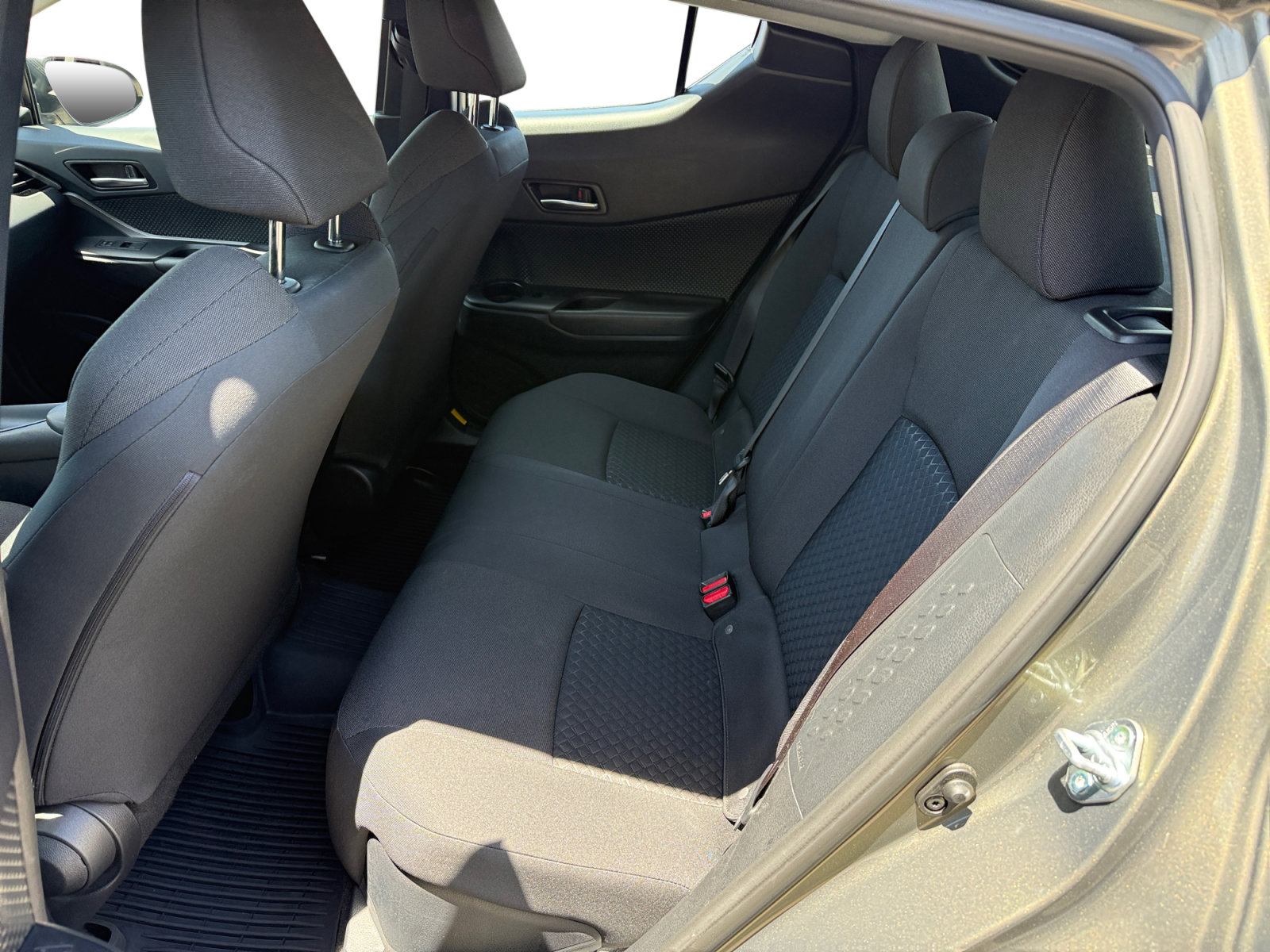 Used 2021 Toyota C-HR LE FWD image 16