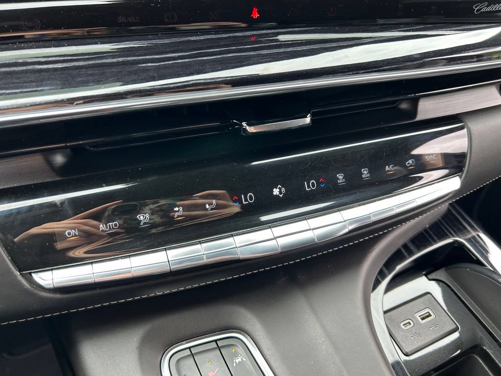 Used 2023 Cadillac Escalade ESV V AWD/4WD image 36