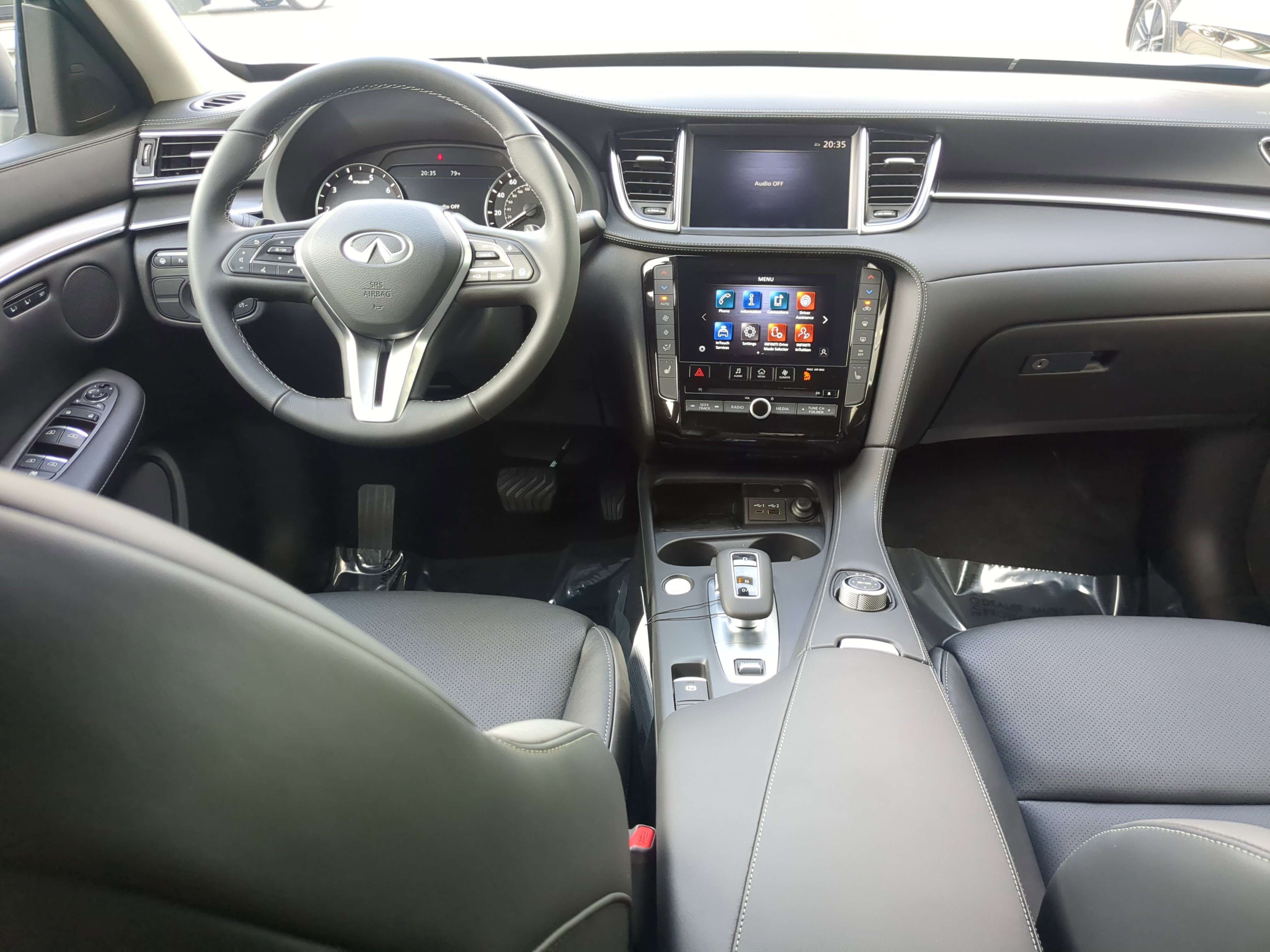 New 2025 INFINITI QX50 Luxe image 13