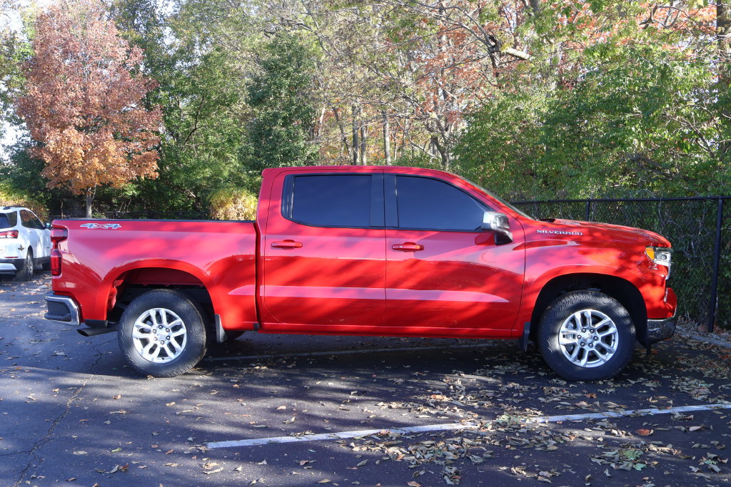 Certified 2024 Chevrolet Silverado 1500 LT AWD/4WD image 11