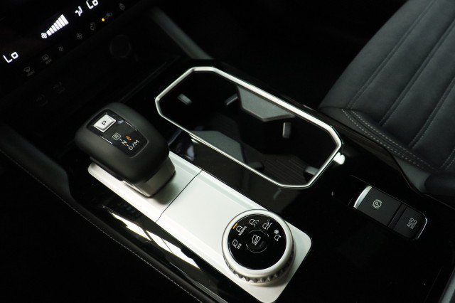 New 2026 Mitsubishi Outlander LE FWD image 14