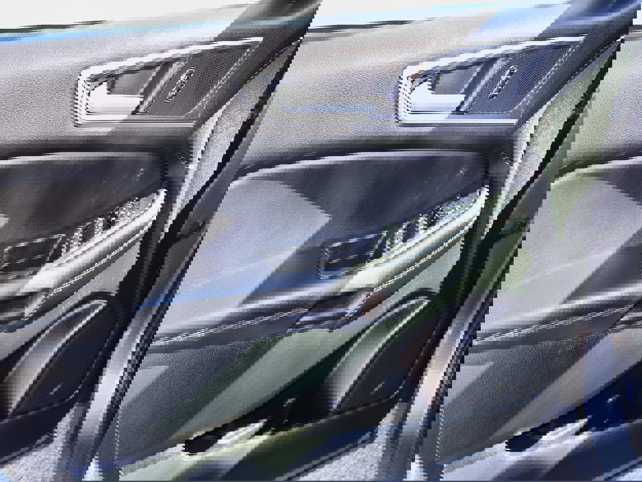 Used 2023 Ford Edge SEL w/ Convenience Package image 14