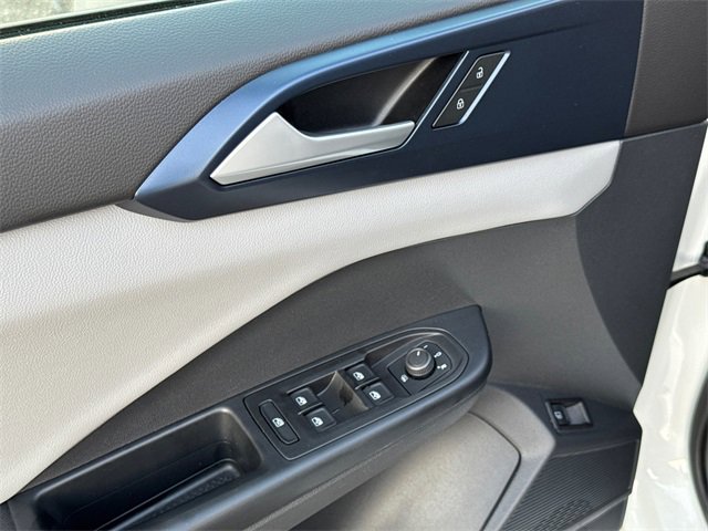 Certified 2023 Volkswagen Taos SE image 39