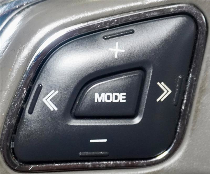 Used 2016 Jaguar XJ L Portfolio image 35