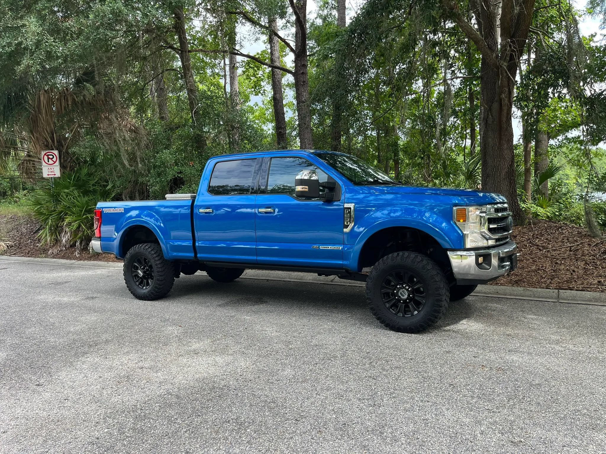 Used 2021 Ford F250 Lariat w/ Tremor Off-Road Package AWD/4WD image 6