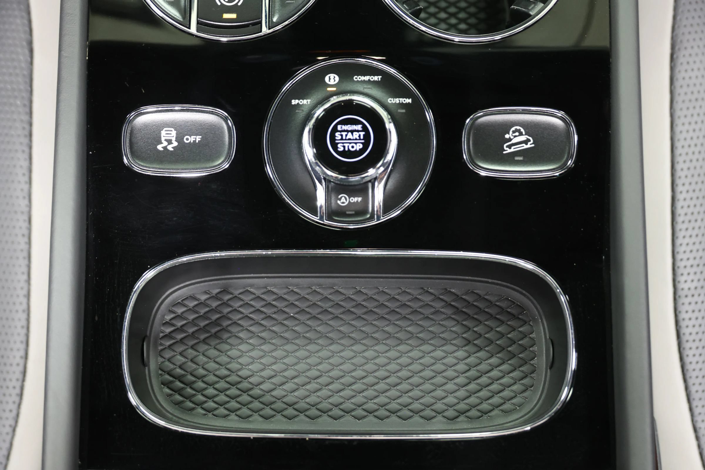 Used 2023 Bentley Bentayga Extended Wheelbase AWD/4WD image 51