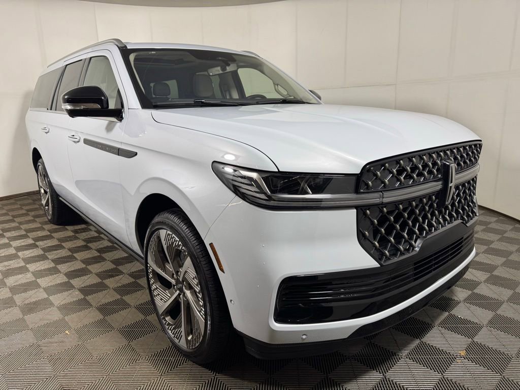 Certified 2025 Lincoln Navigator L Black Label AWD/4WD image 7
