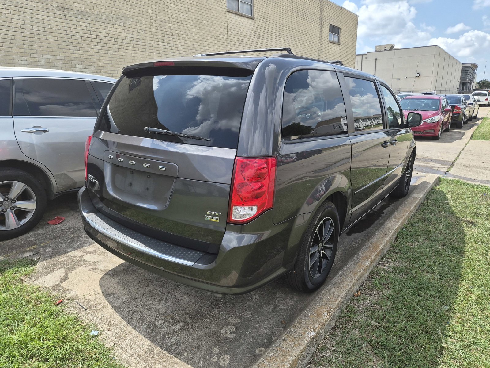 Used 2017 Dodge Grand Caravan GT FWD image 6