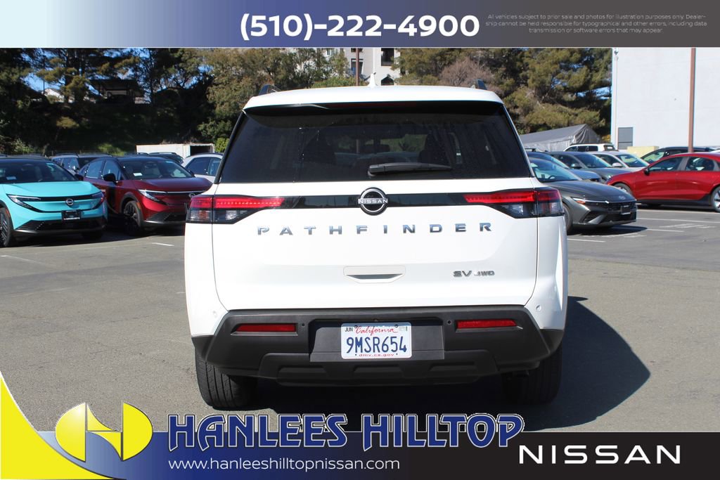 Used 2024 Nissan Pathfinder SV image 8