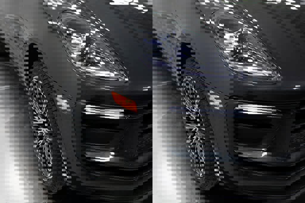 Certified 2025 Porsche Macan image 12