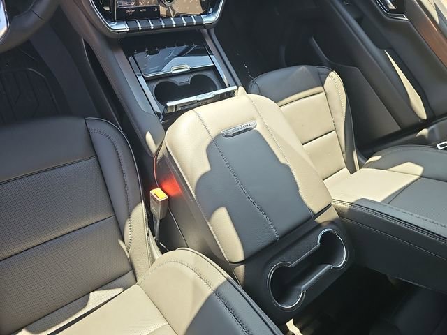 New 2026 GMC Yukon XL Denali w/ Sun & Power Step Package AWD/4WD image 24