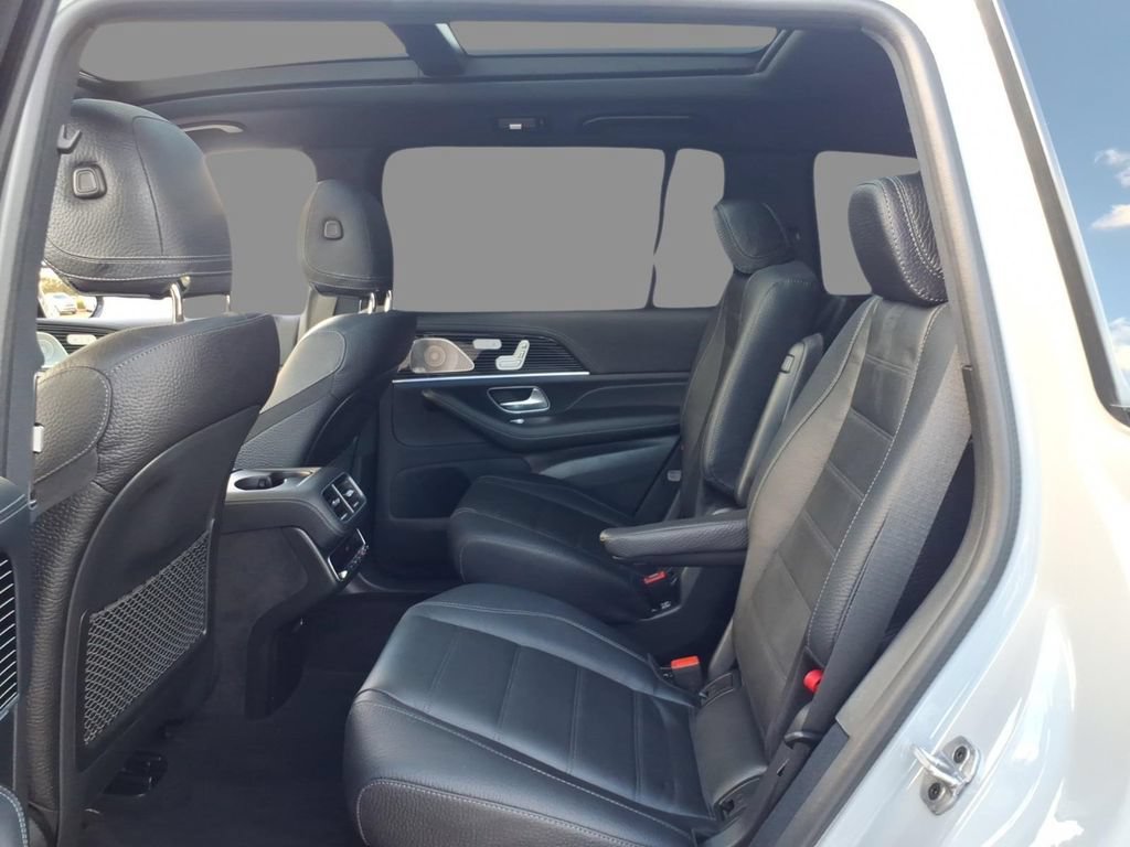 Used 2024 Mercedes-Benz GLS 450 4MATIC image 5