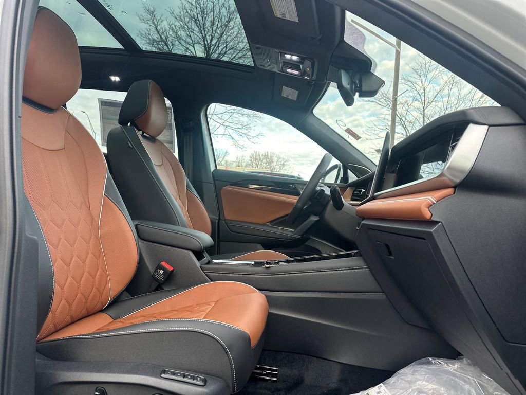 New 2026 Volkswagen Tiguan SEL R-Line image 16