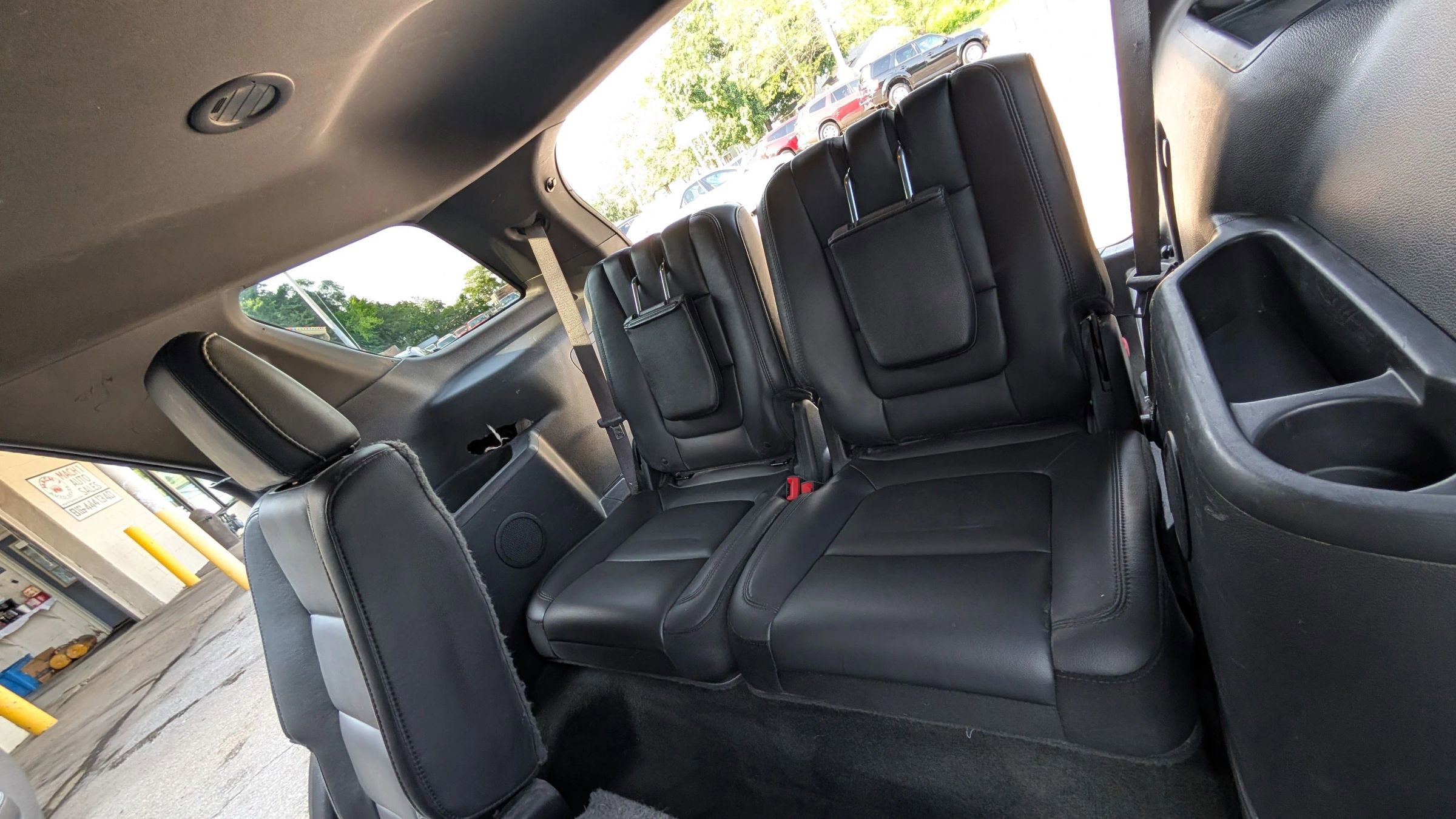 Used 2015 Ford Explorer XLT w/ Equipment Group 202A image 12