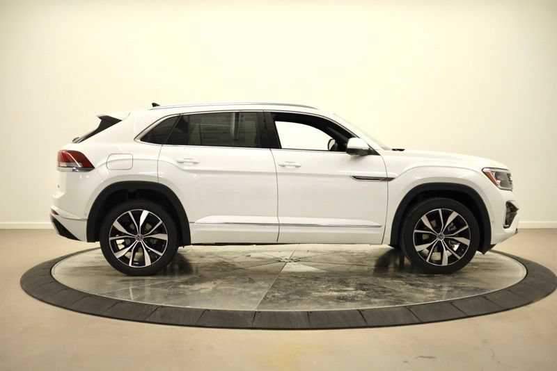 New 2026 Volkswagen Atlas Cross Sport SEL Premium R-Line AWD/4WD image 2