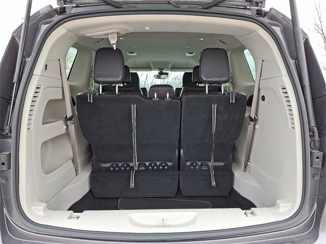 Used 2023 Chrysler Pacifica Touring-L image 29