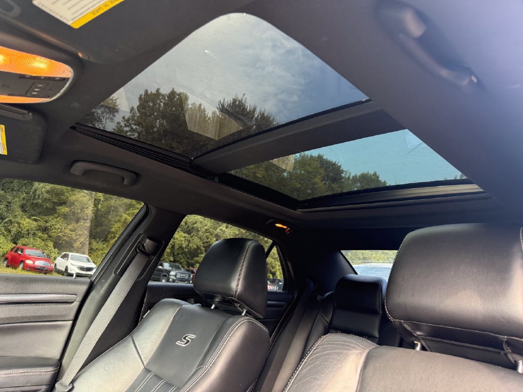 Used 2014 Chrysler 300 S RWD image 13