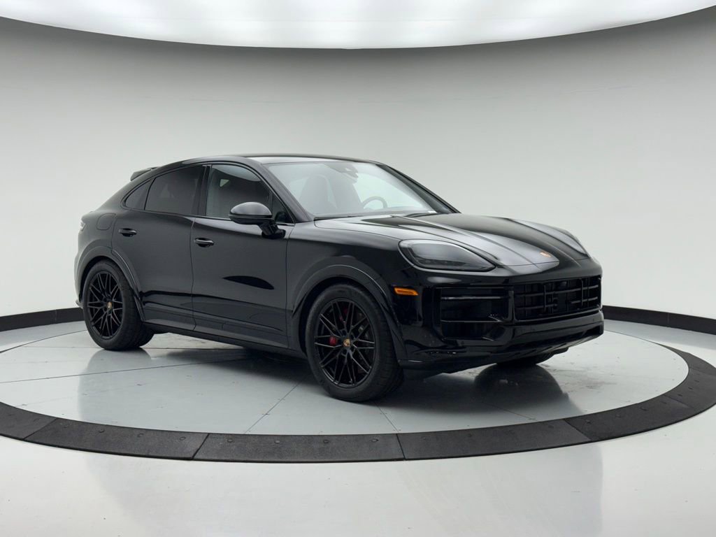 Used 2025 Porsche Cayenne S image 8