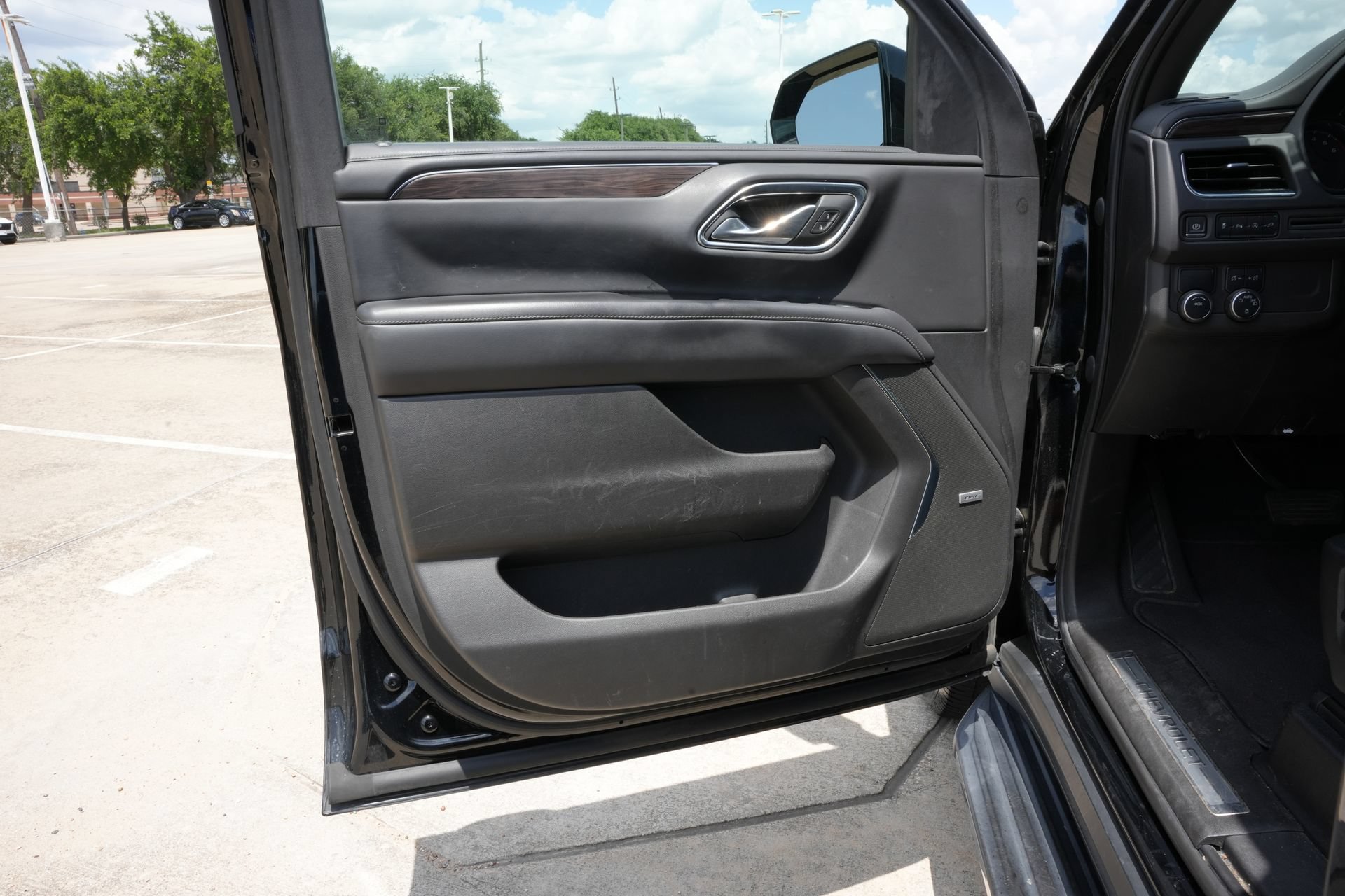 Used 2021 Chevrolet Tahoe LT RWD image 18