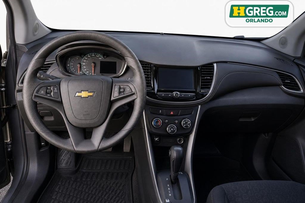 Used 2022 Chevrolet Trax LS w/ Tint and Cruise Package FWD image 11