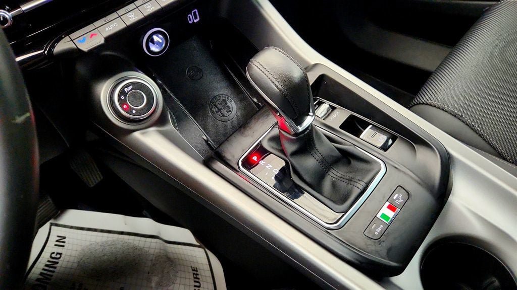 Used 2024 Alfa Romeo Tonale Ti AWD/4WD image 16