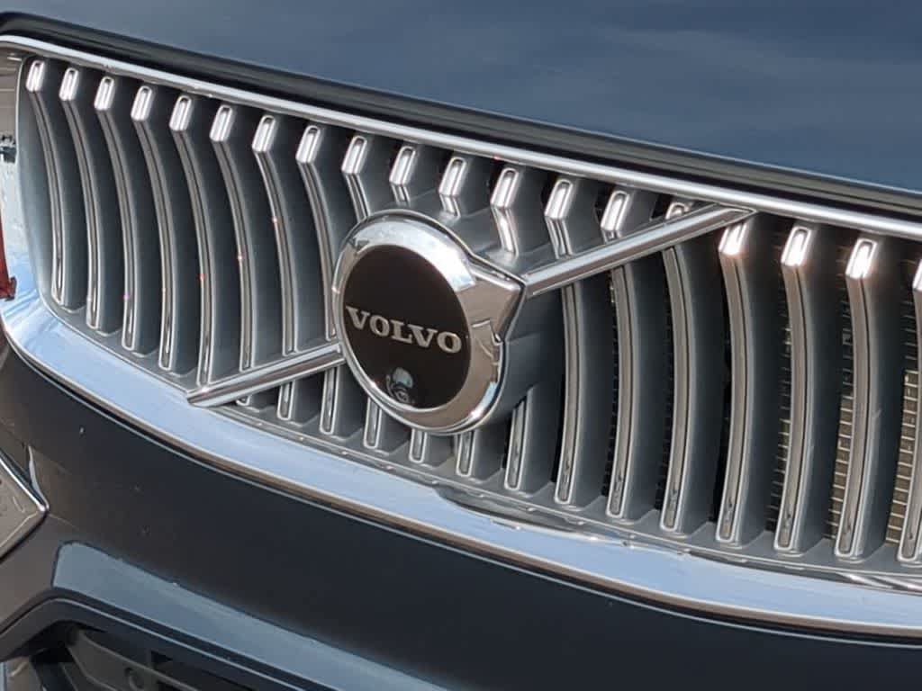 Certified 2023 Volvo XC90 B6 Plus w/ Protection Package Premier AWD/4WD image 11
