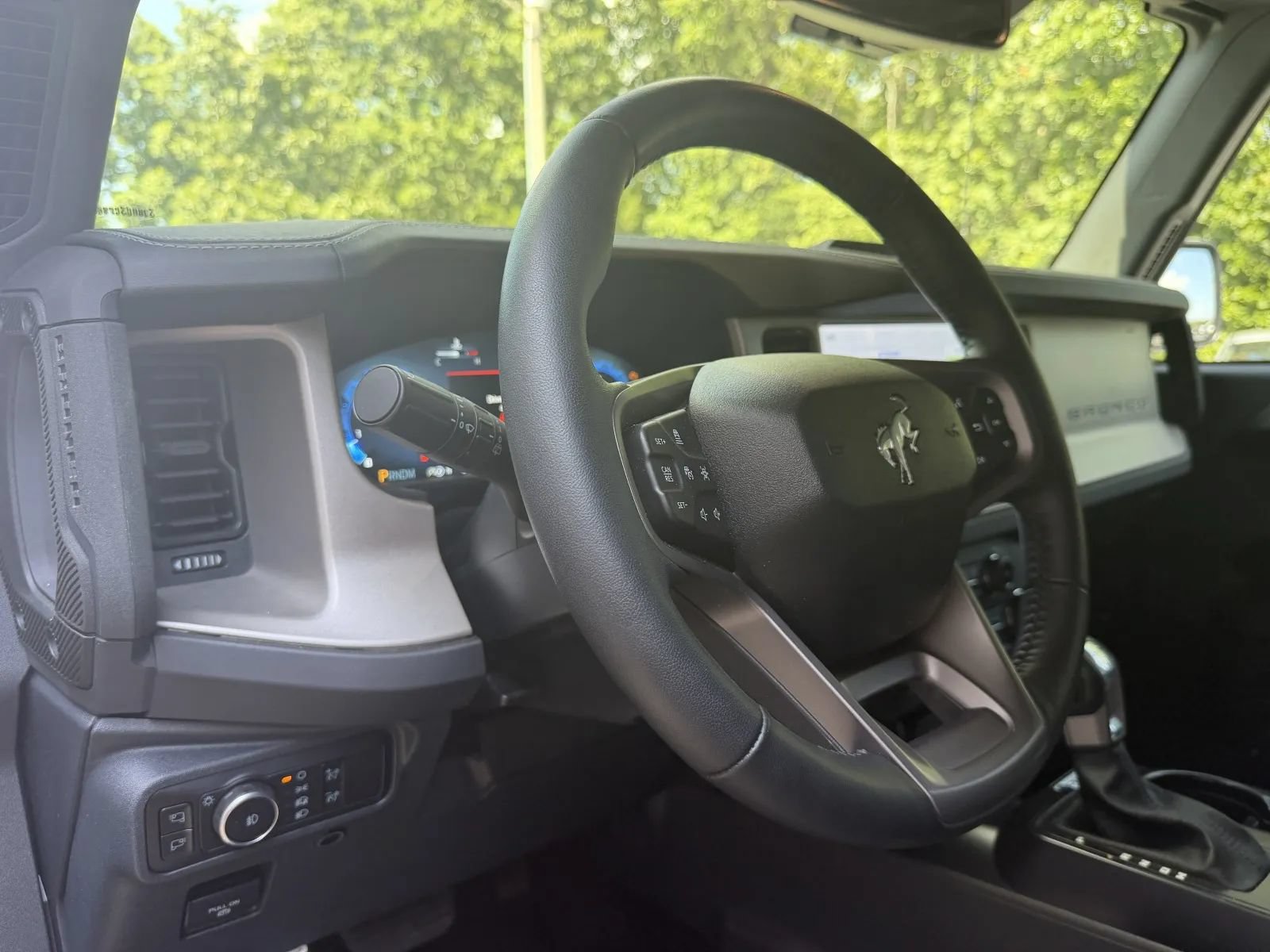Used 2025 Ford Bronco Outer Banks AWD/4WD image 12