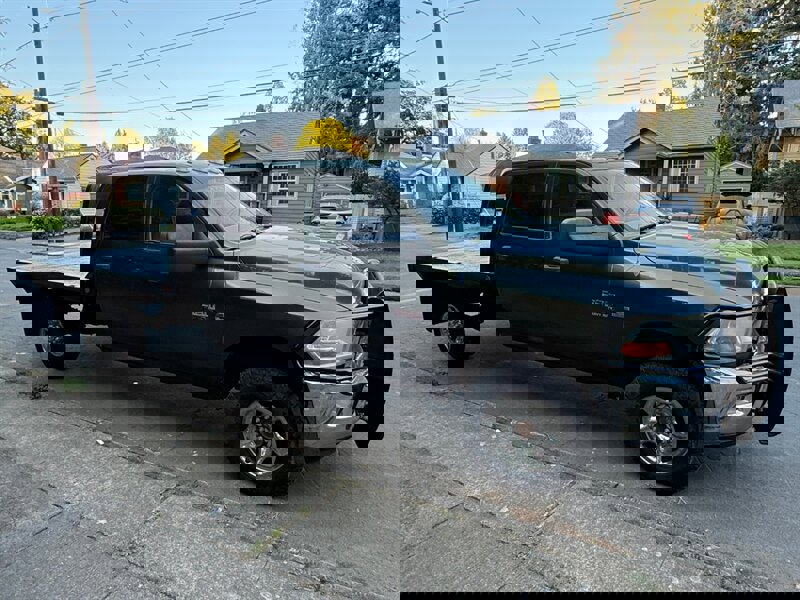 Used 2012 RAM 3500 ST w/ Chrome Appearance Group image 6