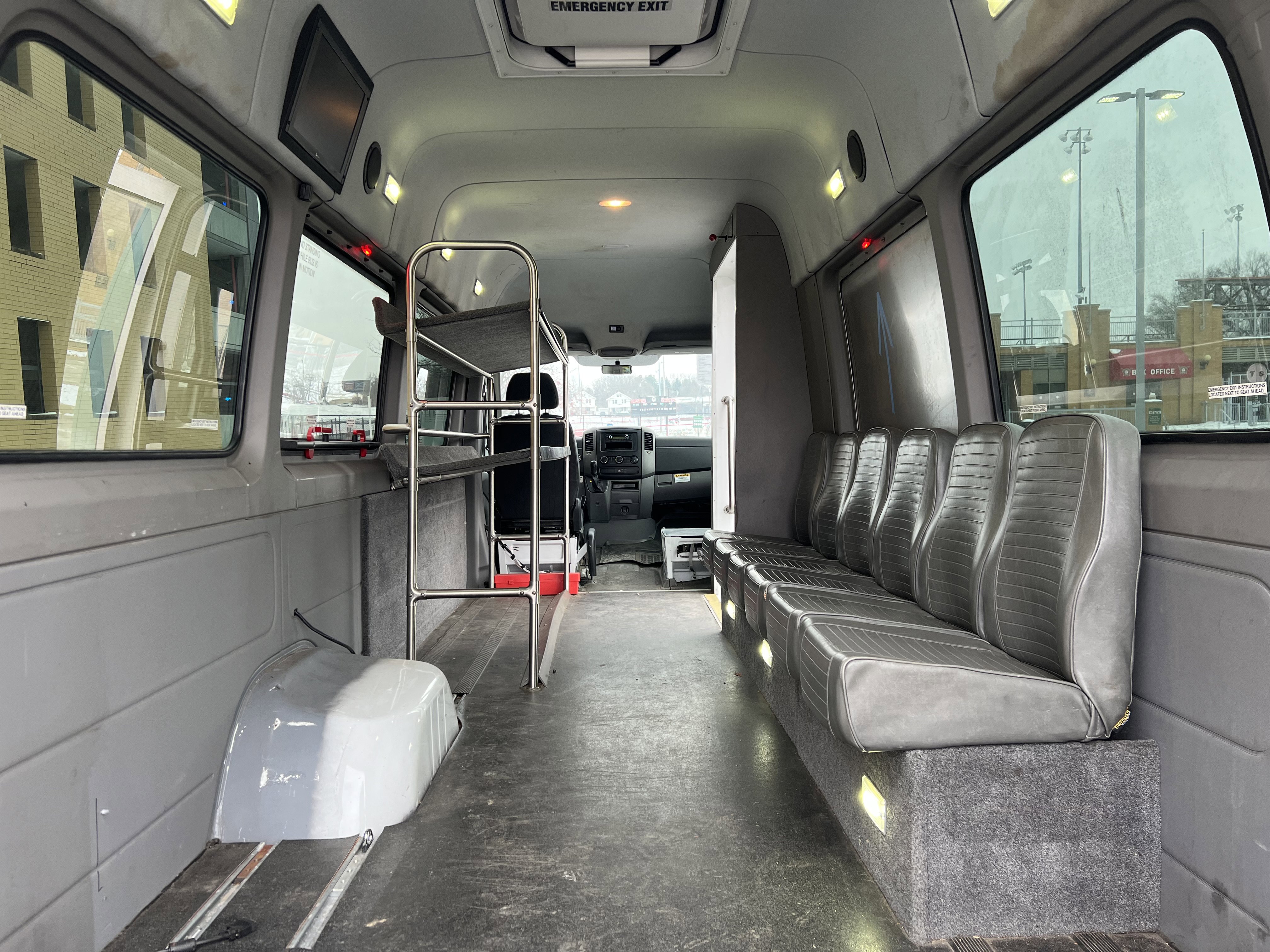 Used 2013 Freightliner Sprinter 3500 image 19