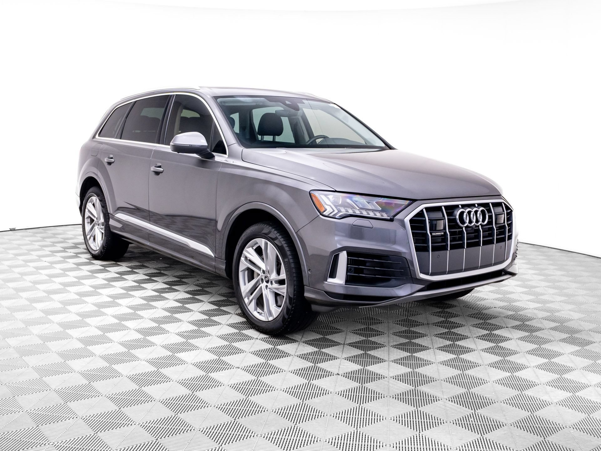 Used 2024 Audi Q7 3.0T Premium Plus AWD/4WD image 7