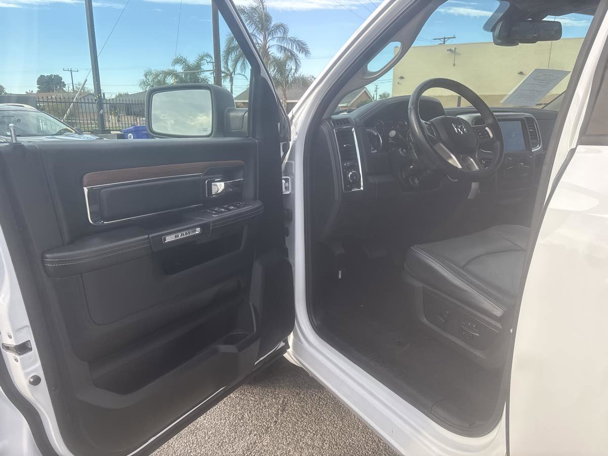 Used 2017 RAM 1500 Laramie w/ Convenience Group image 7