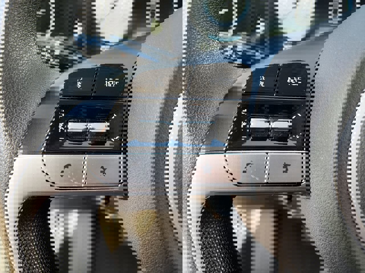 Used 2024 Hyundai Elantra SEL image 14