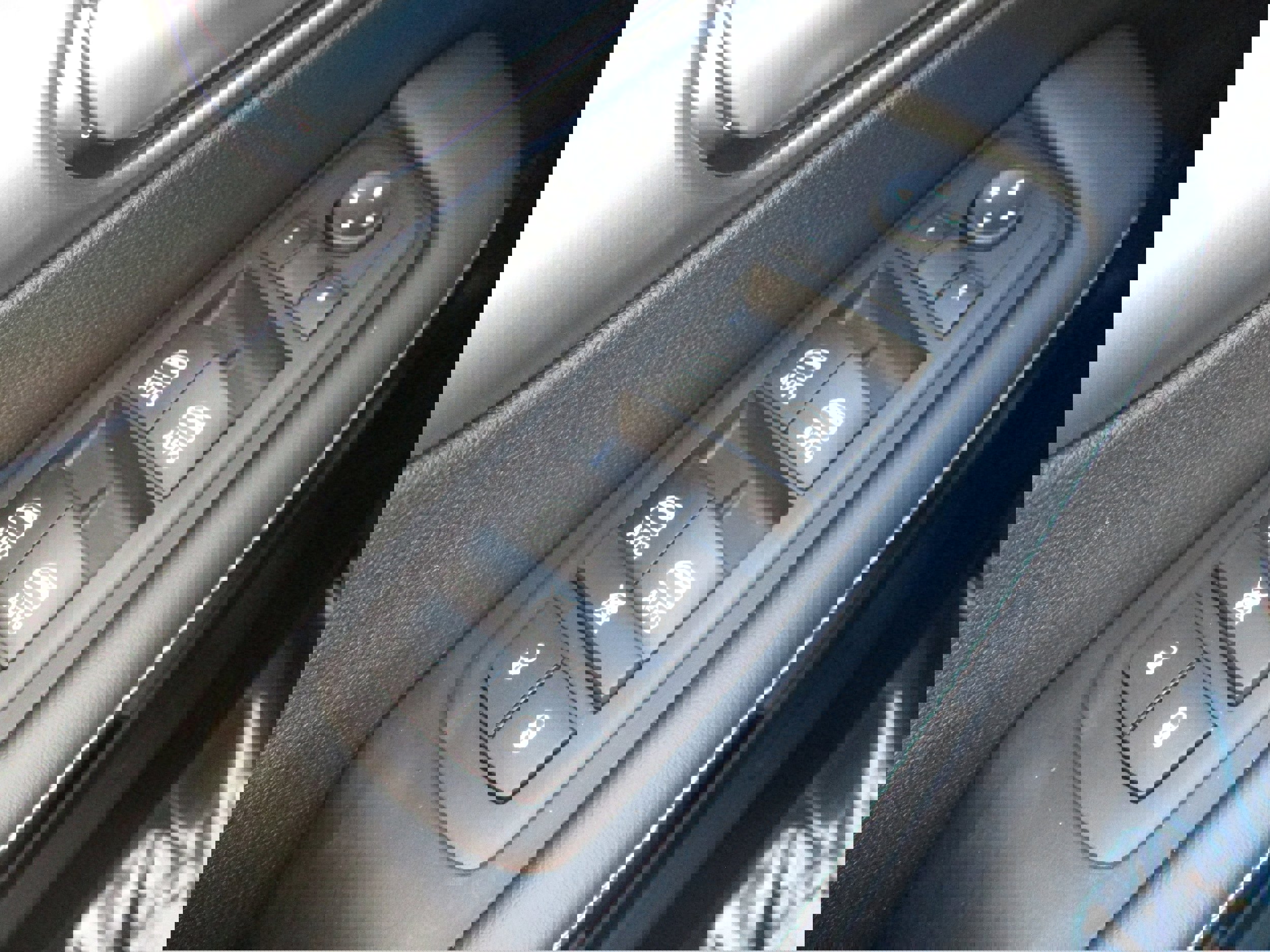 Used 2025 Chrysler Pacifica Select image 35