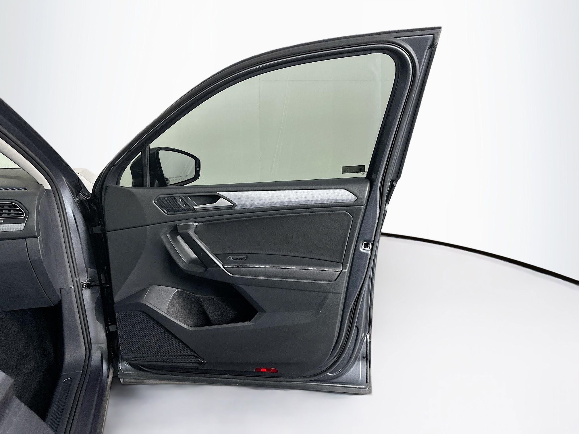 Used 2023 Volkswagen Tiguan S FWD image 31