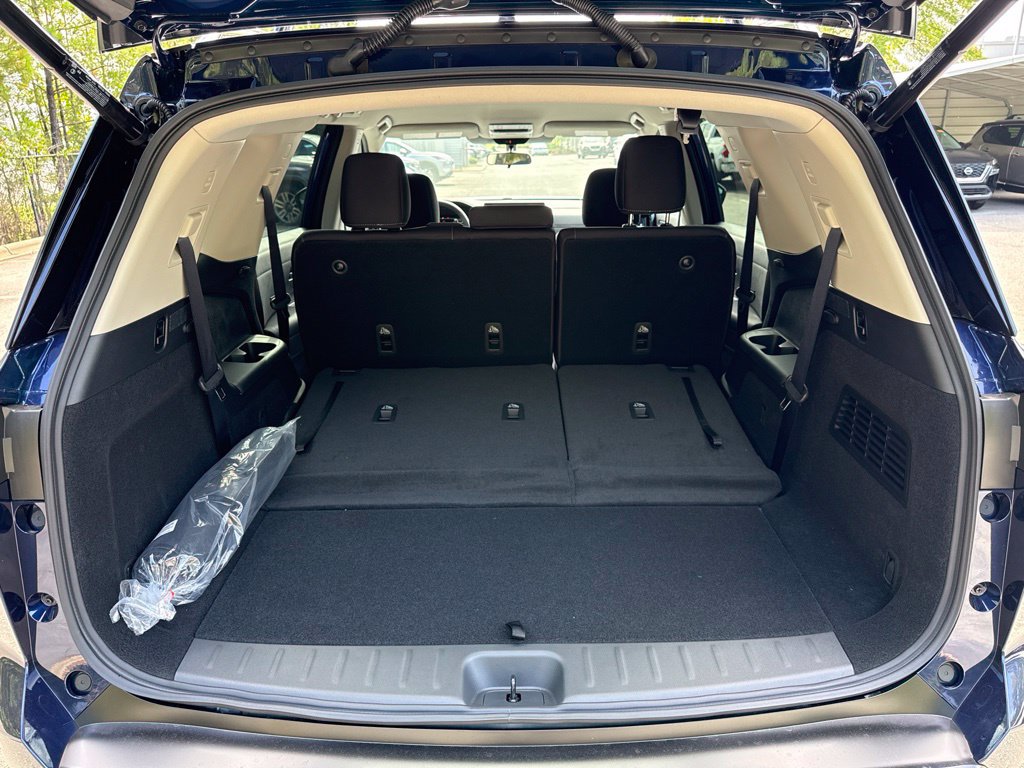 New 2026 Nissan Pathfinder SV FWD image 31