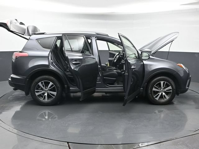 Used 2018 Toyota RAV4 XLE AWD/4WD image 51