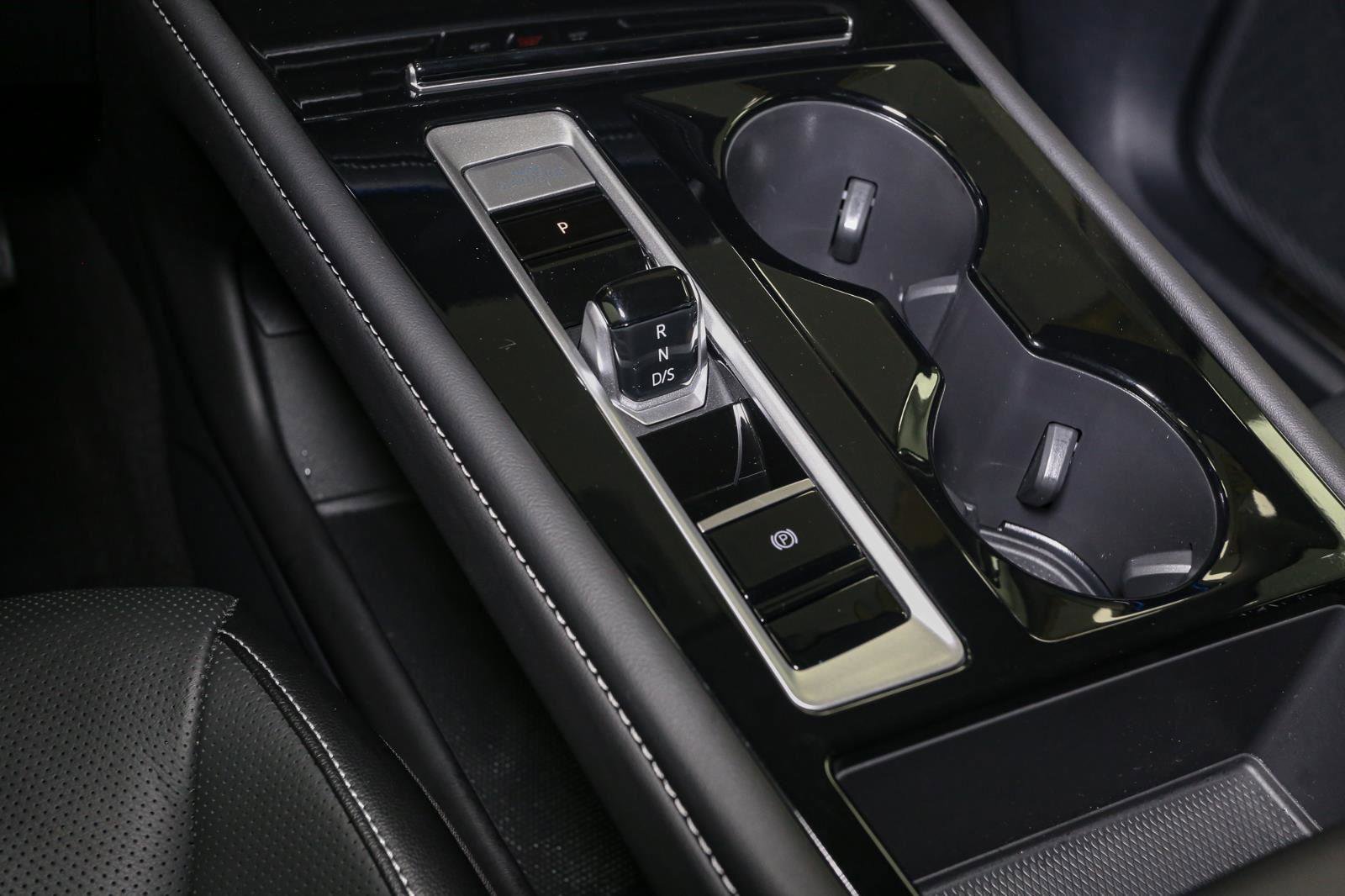 Certified 2025 Volkswagen Atlas SEL image 36