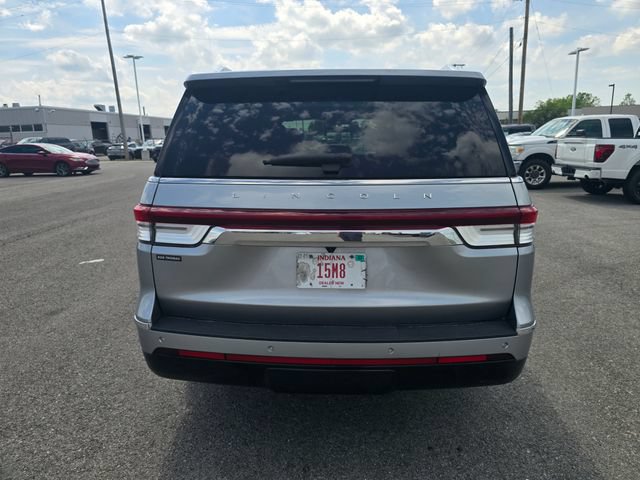 Used 2023 Lincoln Navigator Reserve AWD/4WD image 4