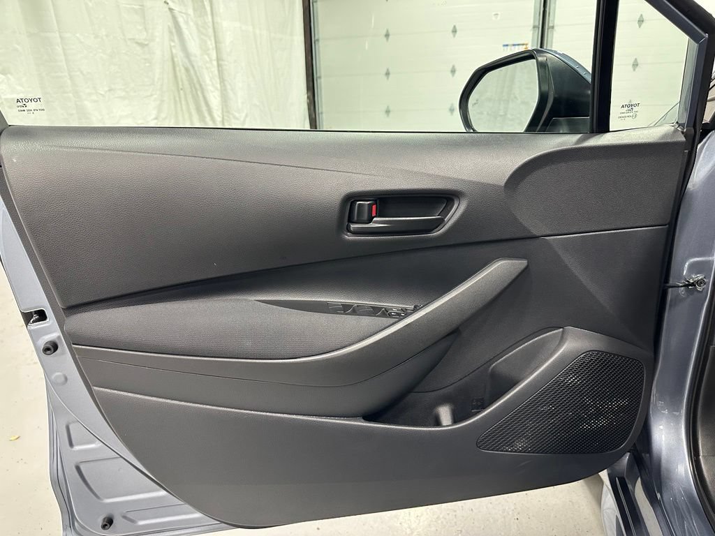 Used 2026 Toyota Corolla LE FWD image 8