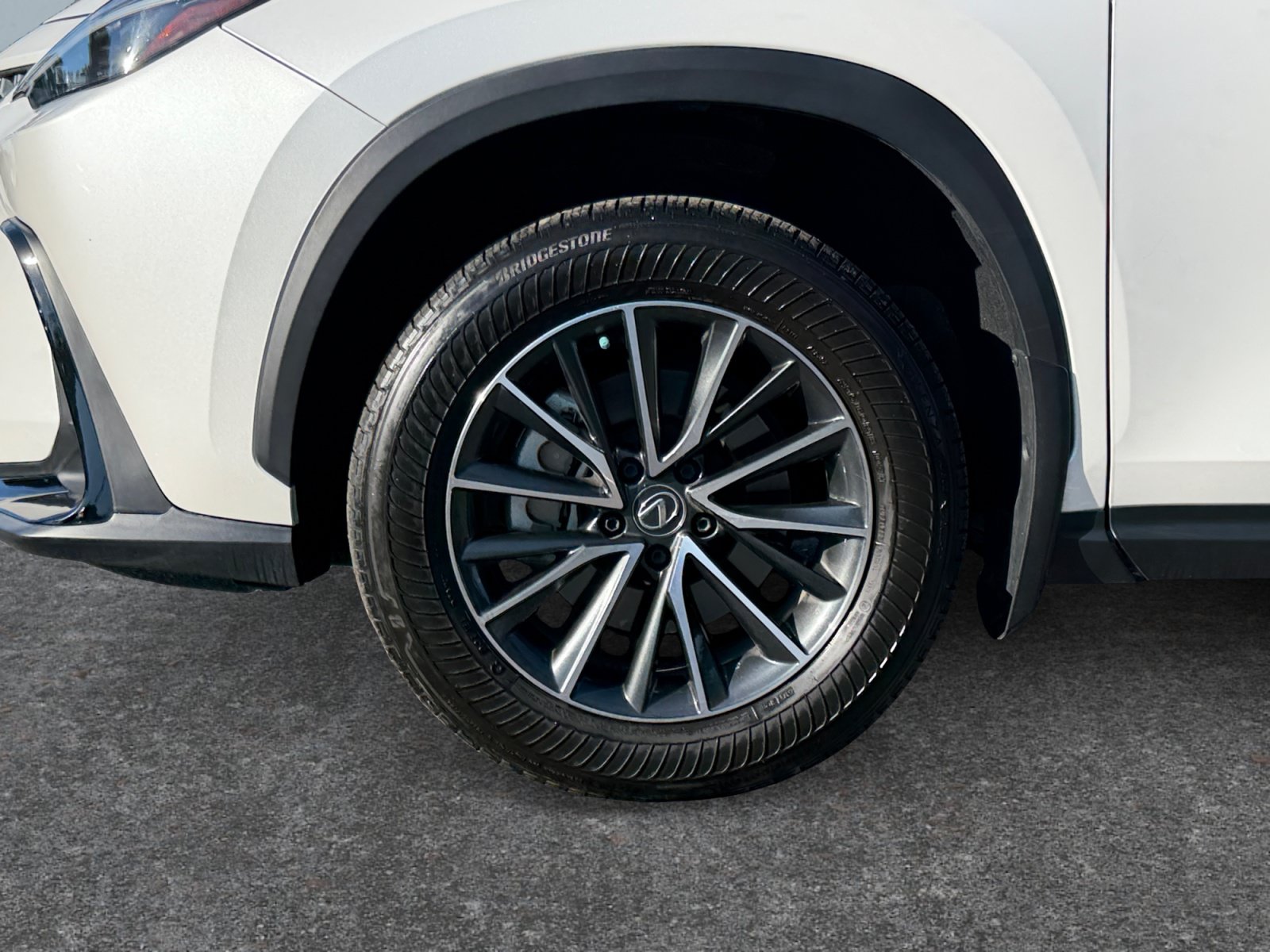 Used 2024 Lexus NX 250 FWD image 9