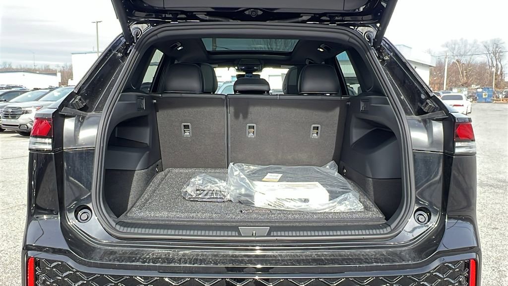 New 2026 Volkswagen Tiguan SE R-Line image 14