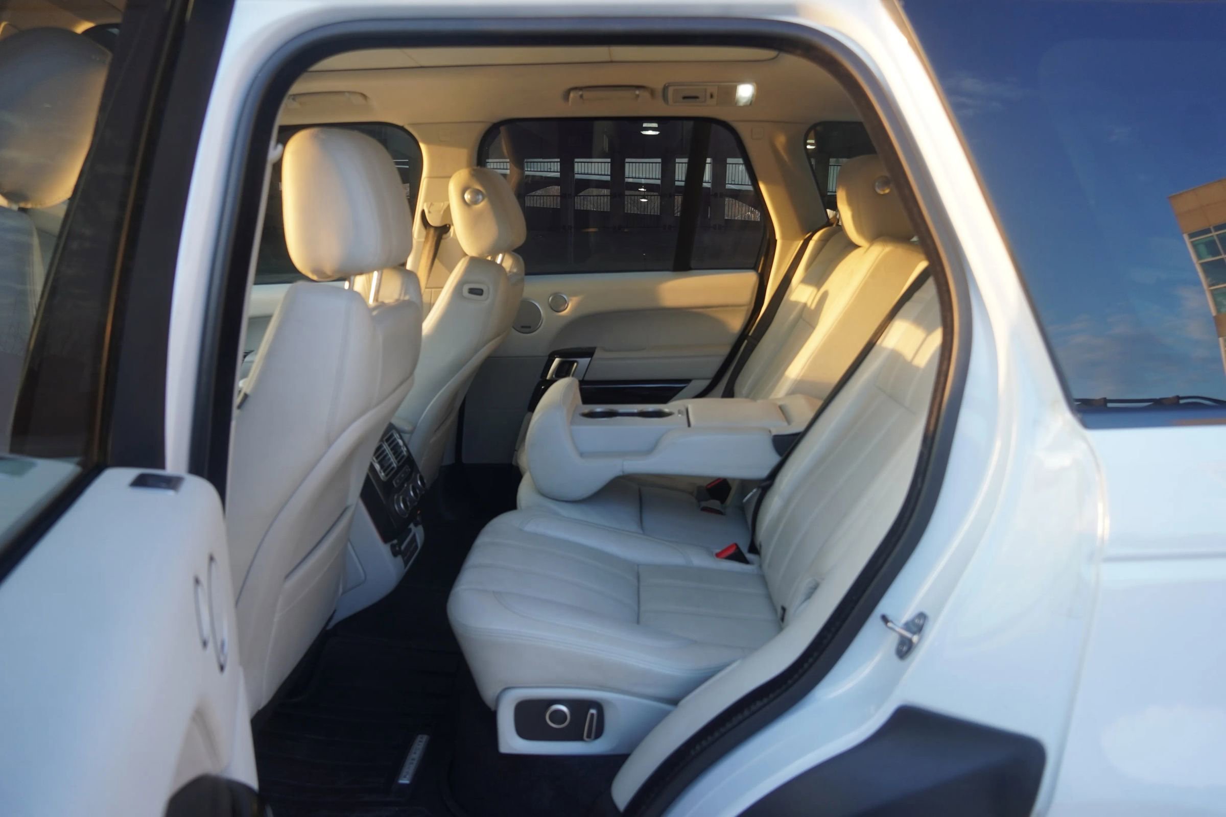 Used 2017 Land Rover Range Rover Supercharged AWD/4WD image 20