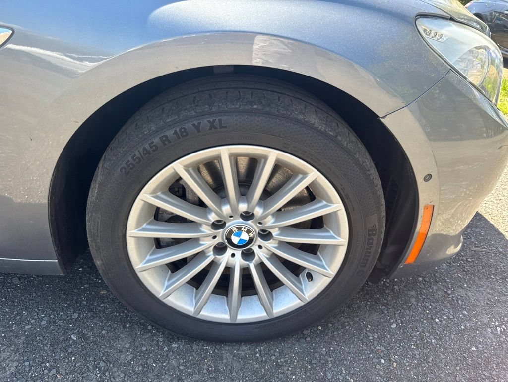 Used 2011 BMW 550i Gran Turismo xDrive AWD/4WD image 23