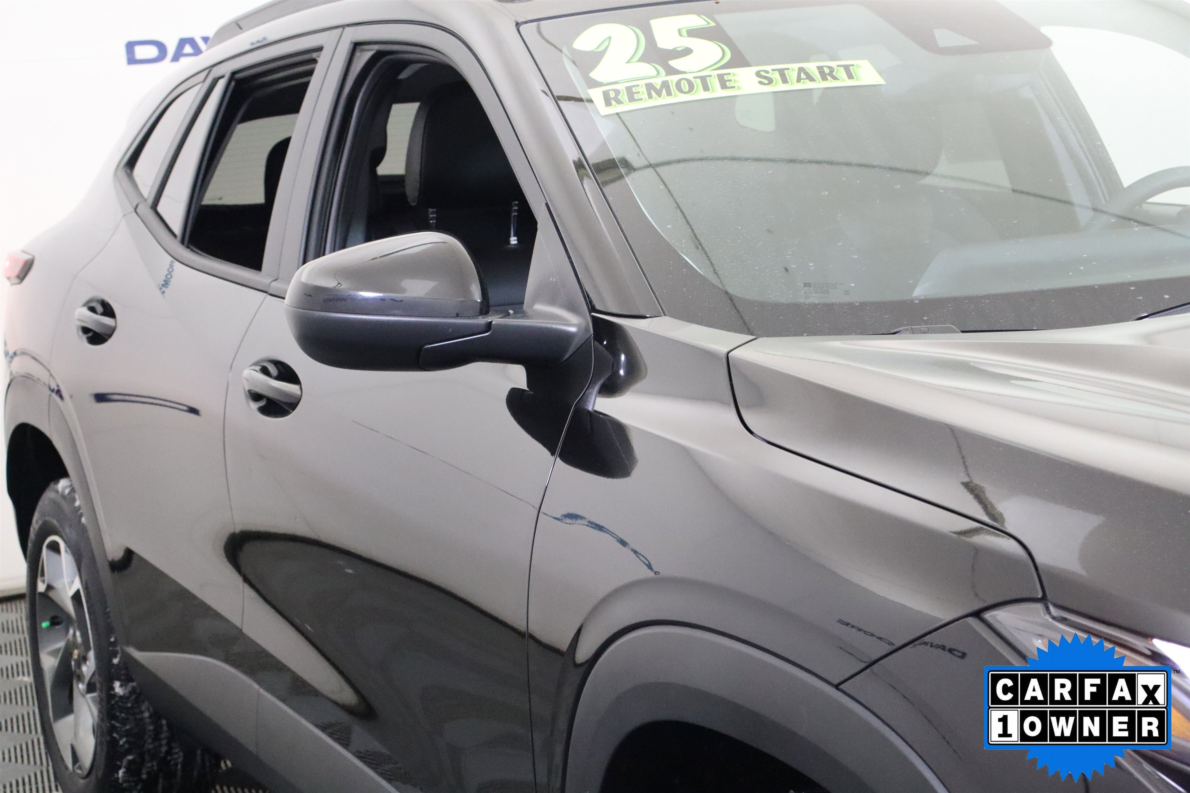 Used 2025 Chevrolet Trax LT image 3